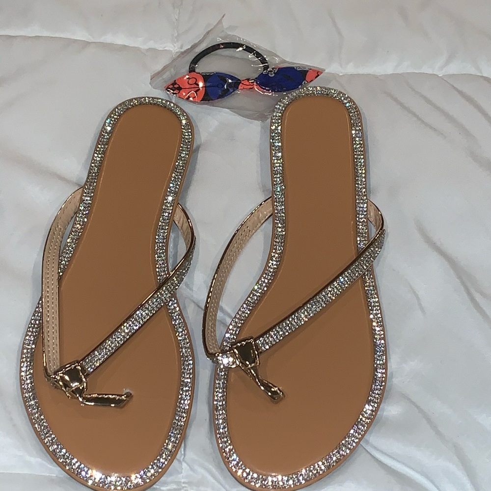 New Thong sandals with Rhinestones
